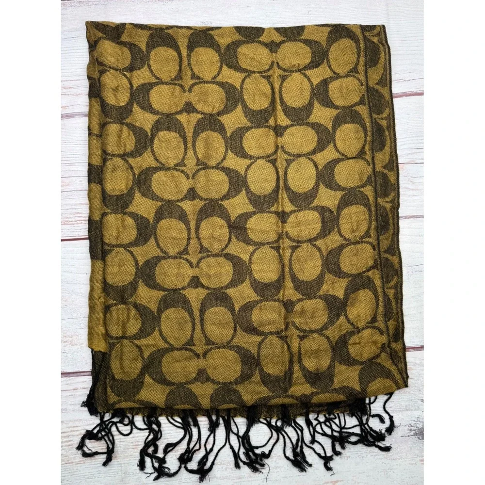 Coach Signature C Logo Jacquard Fringe Wrap Scarf‎ Gold Black